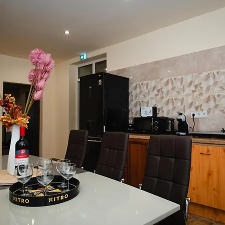 Videki Vendeghaz A Buekkben, Pezsgofuerdovel. Apartmán *