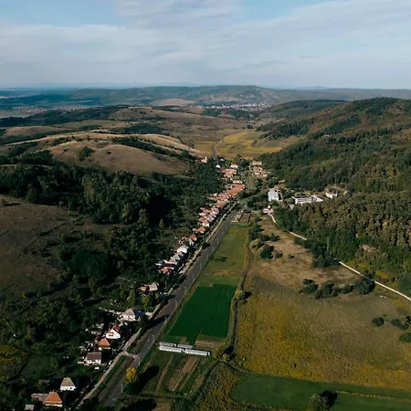 Videki Vendeghaz A Buekkben, Pezsgofuerdovel. Királd