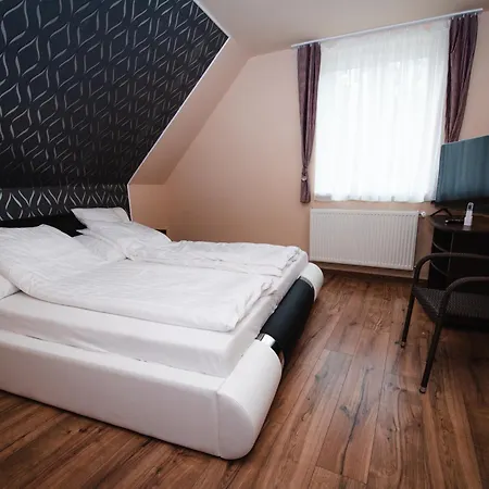 Videki Vendeghaz A Buekkben, Pezsgofuerdovel. Apartmán Királd